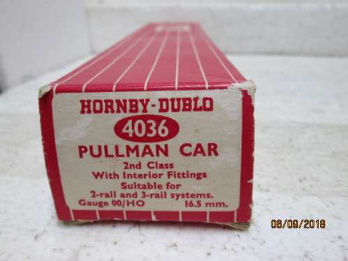 OO SCALE : HORNBY DUBLO PULLMAN SECOND CLASS COACH CAR No 74 (BOXED) - LOT 99U