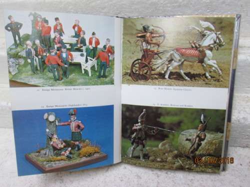 MODEL TOY SOLDIER BOOK : MODEL SOLDIERS IN COLOUR - LOT 303U