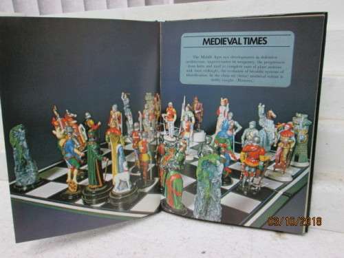 MODEL TOY SOLDIER BOOK : MODEL SOLDIERS IN COLOUR - LOT 313U