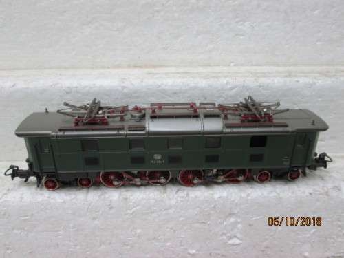 HO SCALE MARKLIN DB  ELECTRIC LOCOMOTIVE - LOT 416U