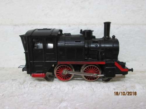 HO SCALE: TRIX 0-4-0 STEAM LOCOMOTIVE - LOT 532U