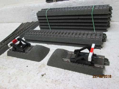 HO SCALE : MARKLIN TRACK & ACCESSORIES - LOT 568U