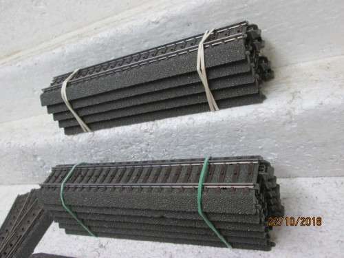 HO SCALE : MARKLIN TRACK & ACCESSORIES - LOT 568U