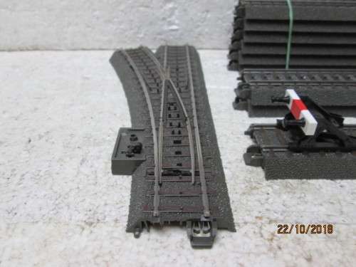 HO SCALE : MARKLIN TRACK & ACCESSORIES - LOT 568U