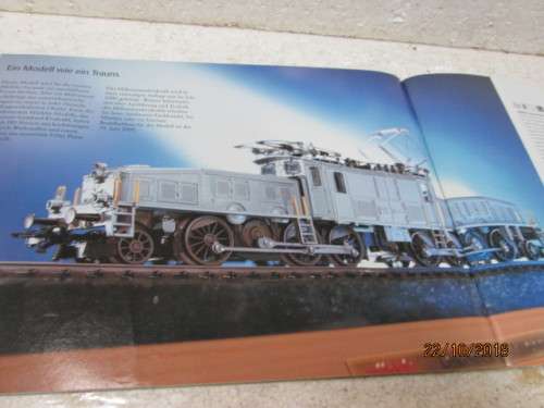 HO SCALE : MARKLIN CATALOGUE 2000 - LOT 581U