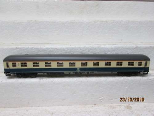 HO SCALE : ROCO DB FIRST CLASS COACH (BOXED) - LOT 652U