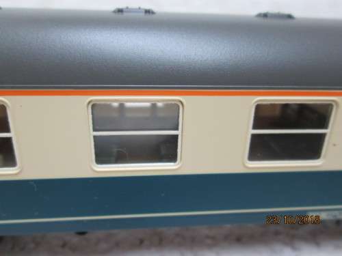 HO SCALE : ROCO DB FIRST CLASS COACH (BOXED) - LOT 652U