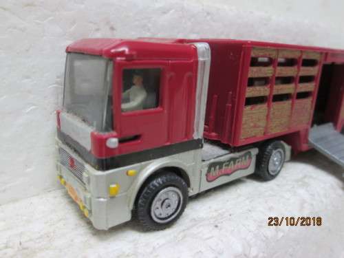 HO/OO SCALE : TRUCK & TRAILER HORSEBOX - LOT 675U