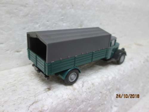 HO SCALE : WIKING MERCEDES OLD STYLE TRUCK - LOT 698U