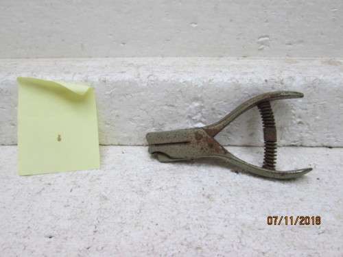 SAR TICKET PUNCH - LOT 856U