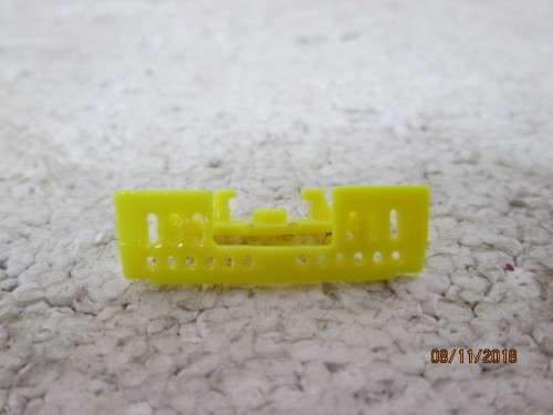 HO SCALE : LIMA SAR REPLACEMENT COW CATCHERS (YELLOW) - LOT 896U