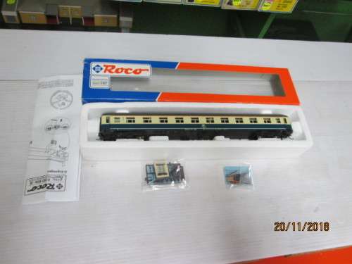 HO SCALE : ROCO DB FIRST CLASS COACH (BOXED) - LOT 652U
