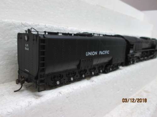 HO SCALE : RIVAROSSI FEF 4-8-4 UNION PACIFIC STEAM LOCOMOTIVE (BOXED) - LOT 169V