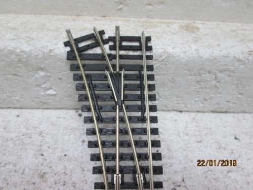 HO/OO SCALE : HORNBY NICKEL SILVER LEFT HAND POINT No R8072 - LOT 569V