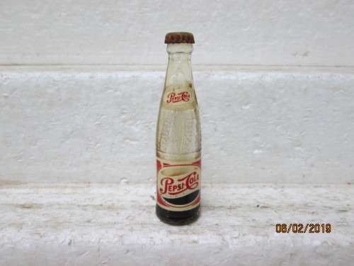 MINITURE PEPSI COLA BOTTLES - LOT 712V