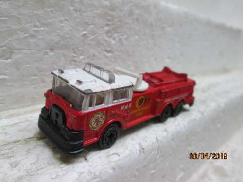 HO SCALE : FIRE TRUCK - LOT 956V