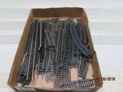 HO/OO SCALE : ASSORTED SCRAP TRACK / OFF-CUTS - LOT 400W