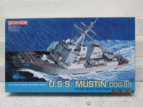 DRAGON : 1:700 SCALE U.S.S. MUSTIN DDG-89 DESTROYER KIT  (BOXED) - LOT 510W