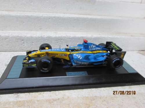 1:18 SCALE FERNANDO ALONSO RENAULT R26 F1 WORLD CHAMPION 2006 SPECIAL EDITION - LOT 580W