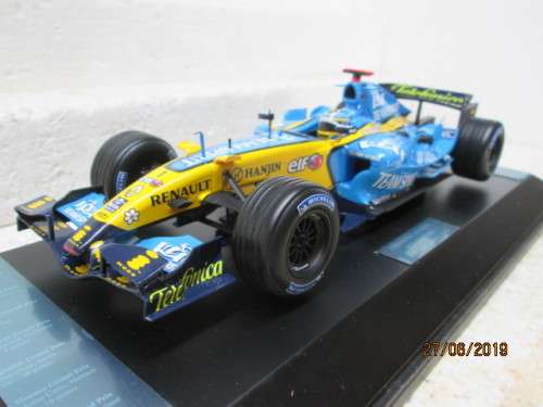 1:18 SCALE FERNANDO ALONSO RENAULT R26 F1 WORLD CHAMPION 2006 SPECIAL EDITION - LOT 580W