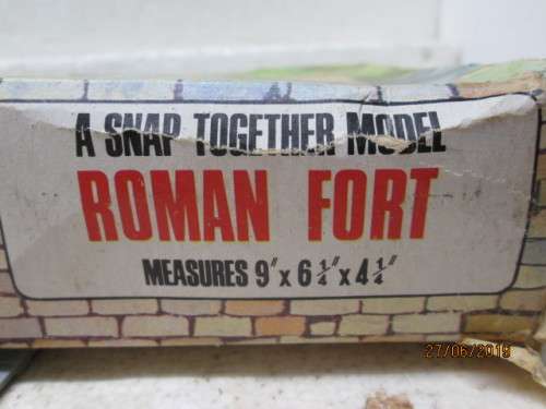 HO/OO SCALE : AIRFIX ROMAN FORT KIT (BOXED) - LOT 593W