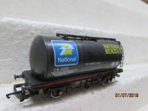 OO SCALE  HORNBY TANKER "NATIONAL BENZOLE" - LOT 616W