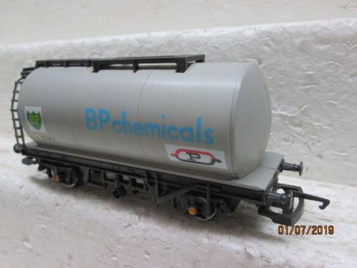 OO SCALE  HORNBY TANKER "BP CHEMICALS" - LOT 618W