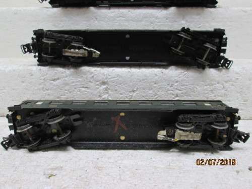 HO SCALE : MARKLIN x4 COACHES (DARK GREEN) - LOT 671W