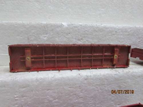 HO SCALE : SAR DZ WAGONS x5 FOR REPAIR - LOT 757W