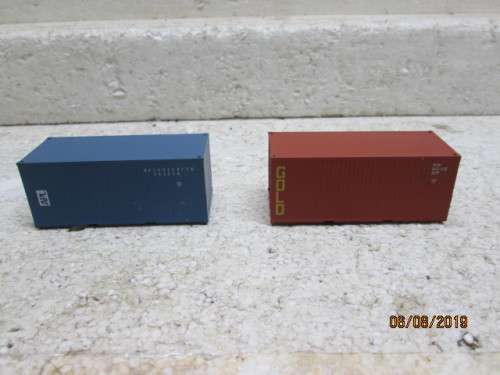 HO SCALE : x2 20FT CONTAINERS (2 x 6m CONTAINERS) - LOT 37X