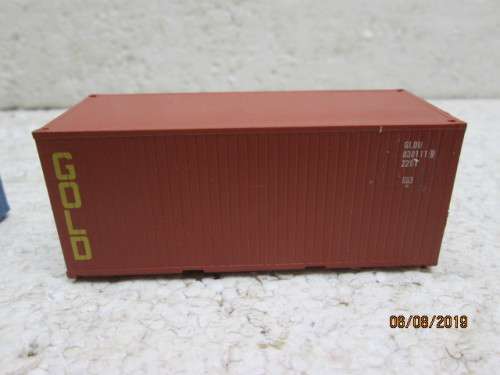 HO SCALE : x2 20FT CONTAINERS (2 x 6m CONTAINERS) - LOT 37X