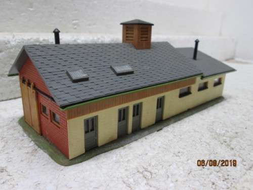 HO SCALE : FALLER FACTORY BUILDING - LOT 68X