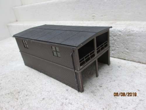 HO SCALE : FACTORY BUILDING - LOT 69X