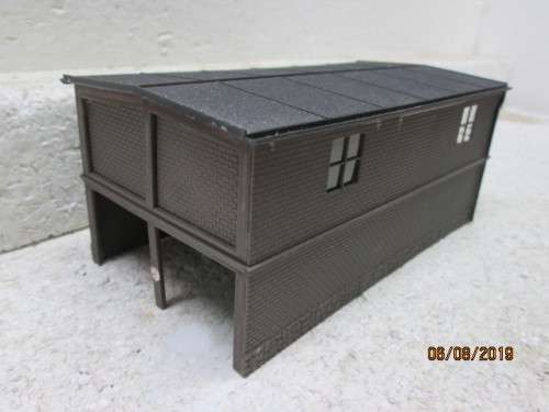 HO SCALE : FACTORY BUILDING - LOT 69X