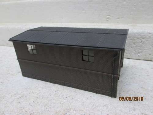 HO SCALE : FACTORY BUILDING - LOT 69X