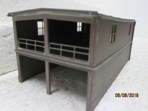 HO SCALE : FACTORY BUILDING - LOT 69X
