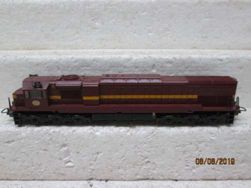 HO SCALE : LIMA SAR CLASS 34 DIESEL LOCOMOTIVE (BOXED) - LOT 184X
