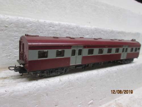 HO SCALE : LIMA SAR SUBURBAN THIRD CLASS COACH - LOT 229X