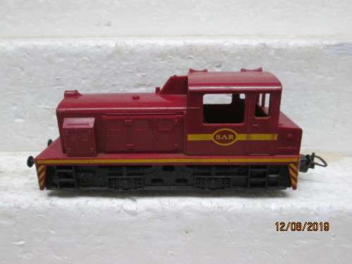 HO SCALE : LIMA SAR SHUNTER DIESEL LOCOMOTIVE - LOT 234X