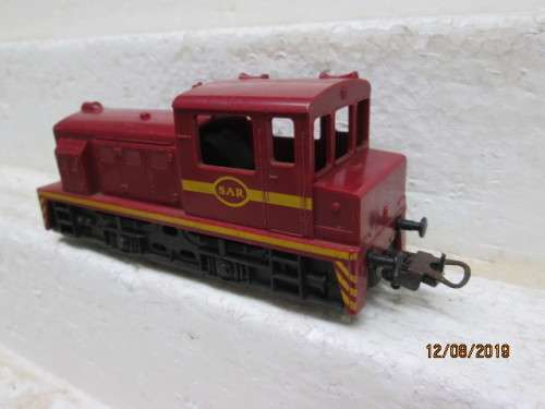 HO SCALE : LIMA SAR SHUNTER DIESEL LOCOMOTIVE - LOT 234X
