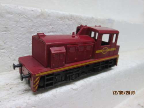 HO SCALE : LIMA SAR SHUNTER DIESEL LOCOMOTIVE - LOT 234X
