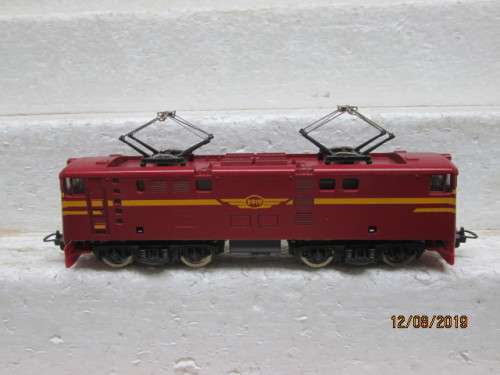 HO SCALE : LIMA SAR RED 5E DUMMY LOCOMOTIVE - LOT 254X