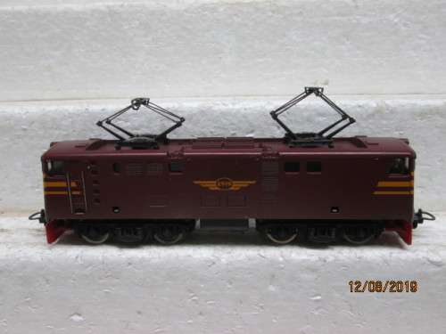 HO SCALE : LIMA SAR BROWN 5E DUMMY LOCOMOTIVE - LOT 255X