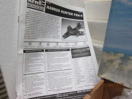 1:32 SCALE REVELL : HAWKER HUNTER FGA 9 KIT (BOXED) - LOT 289X