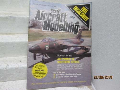 1:32 SCALE REVELL : HAWKER HUNTER FGA 9 KIT (BOXED) - LOT 289X