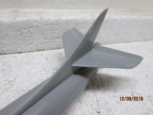 1:32 SCALE REVELL : HAWKER HUNTER FGA 9 KIT (BOXED) - LOT 289X