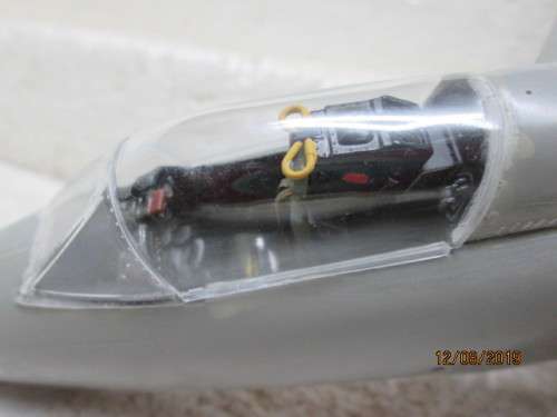 1:32 SCALE REVELL : HAWKER HUNTER FGA 9 KIT (BOXED) - LOT 289X