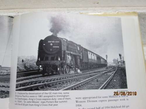 HARD COVER BOOK : THE RIDDLES STANDARD TYPES IN TRAFFIC - LOT 407X