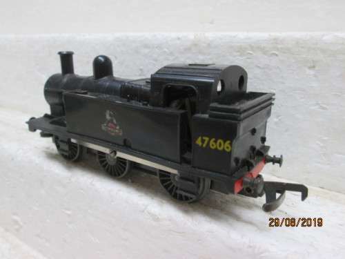 OO SCALE : TRI-ANG 0-6-0 STEAM LOCOMOTIVE - LOT 431X