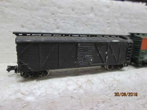 N SCALE : ATLAS x4 BOX CARS - LOT 497X